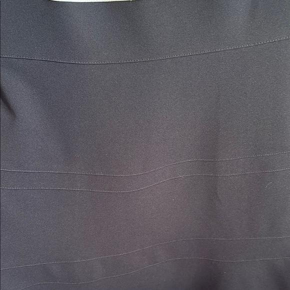 Tommy Hilfiger White and Black Sleeveless Midi Sheath Dress with Crew Neck - Picture 4 of 7